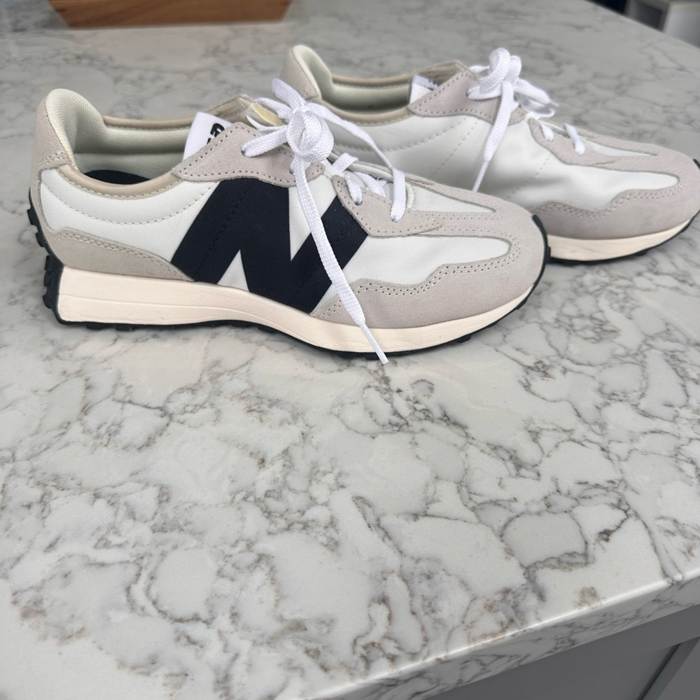 New Balance 327 White, Beige & Black Retro Running Sneakers - Picture 2 of 6